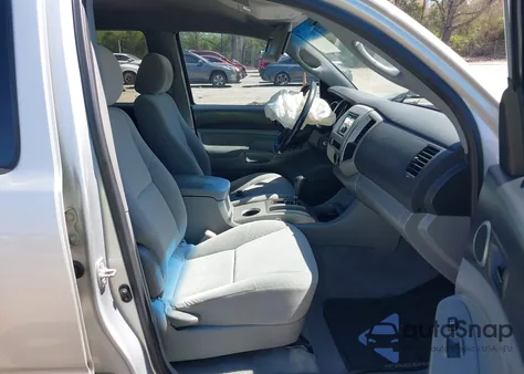 2005 Toyota Tacoma Prerunner V6 z USA, uszkodzony, nr VIN 3TMKU72N15M004321